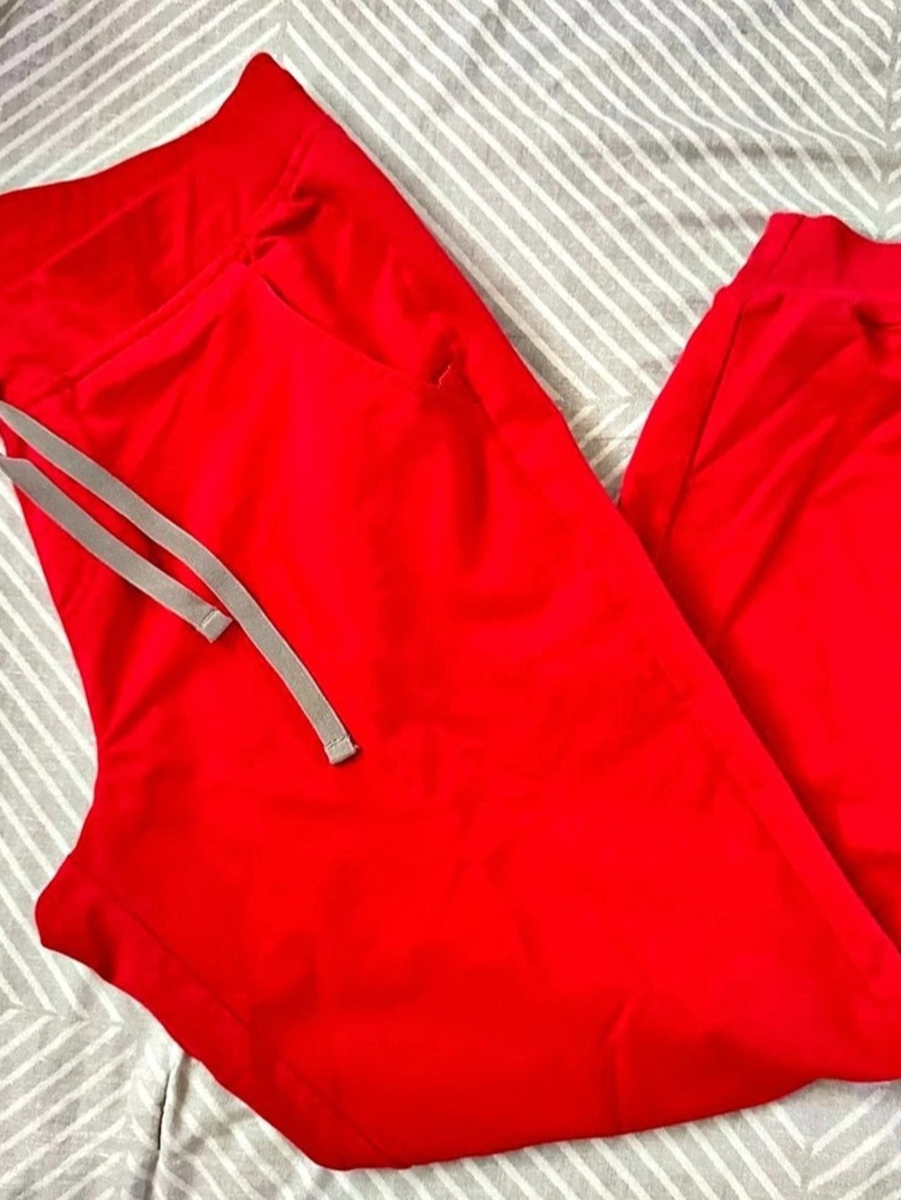 FIGS Scrub Pants Red Large